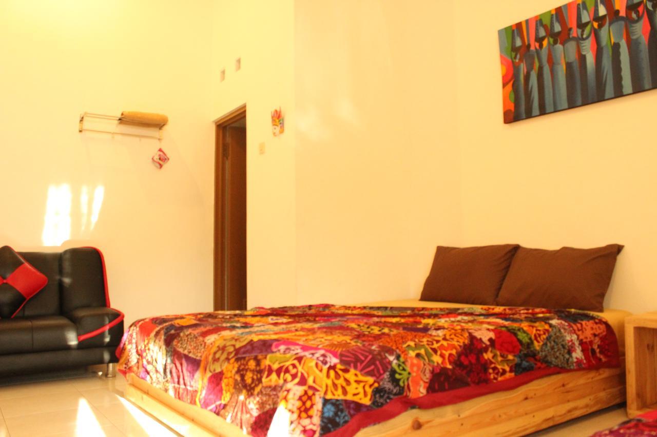 The Wayang Homestay Yogyakarta Luaran gambar